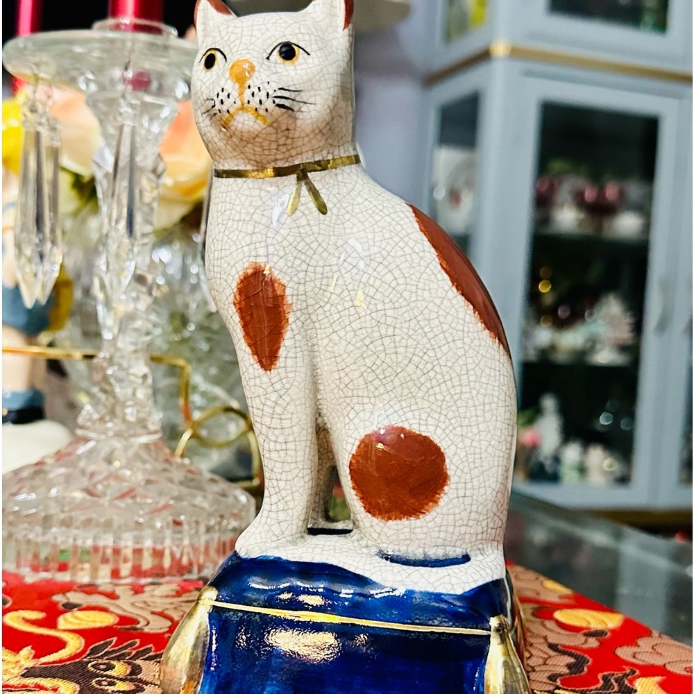 Fitz and Floyd White and Brown Calico Ceramic Cat Figurine with Blue Base